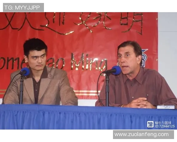 姚明头巾造型引热议展现独特风格与文化自信的完美结合