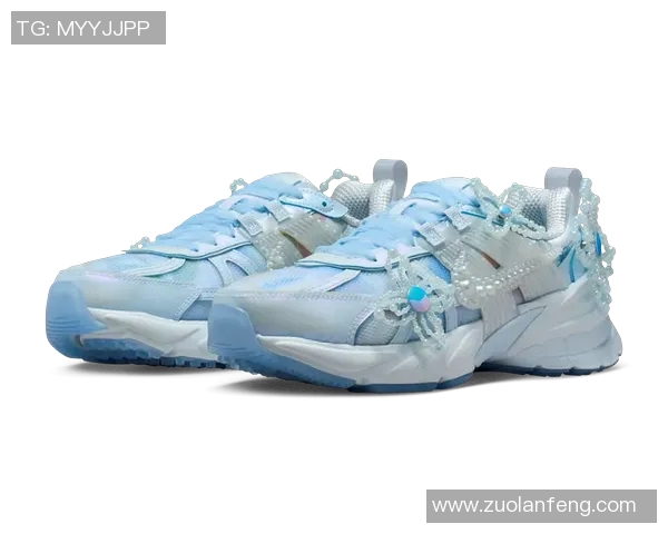 足球明星携手耐克打造限量版运动鞋引领潮流新风尚